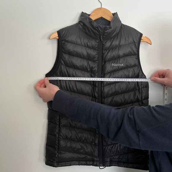 Marmot. 800 Fill. Down Vest. Black Color. Size Medium. Womens. - Picture 6 of 7